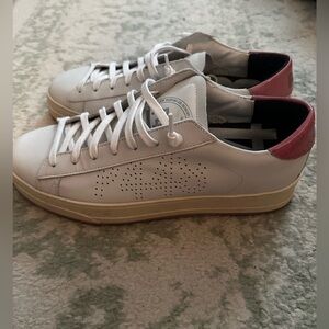 P448- white and pink